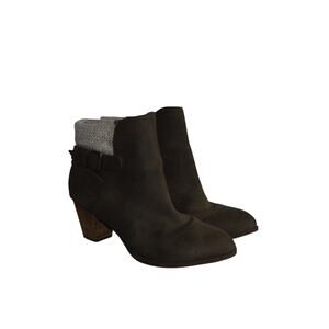 Report Charles Olive Green Heel Bootie Size 11